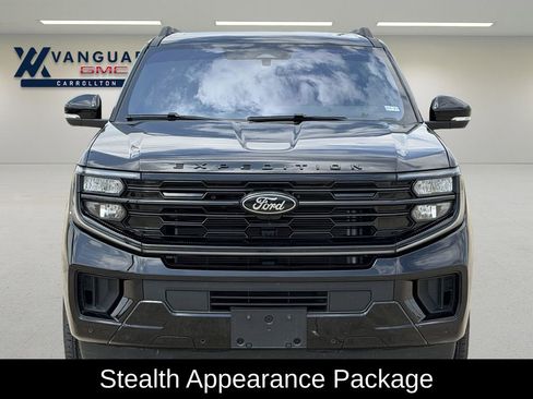 Used 2025 Ford Expedition Platinum w/ Stealth Appearance Package image 3