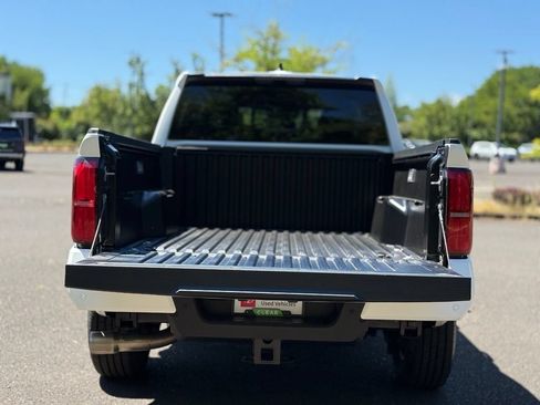 Certified 2025 Toyota Tacoma SR5 AWD/4WD image 11