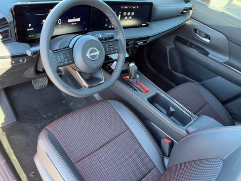 New 2026 Nissan Kicks SR image 18