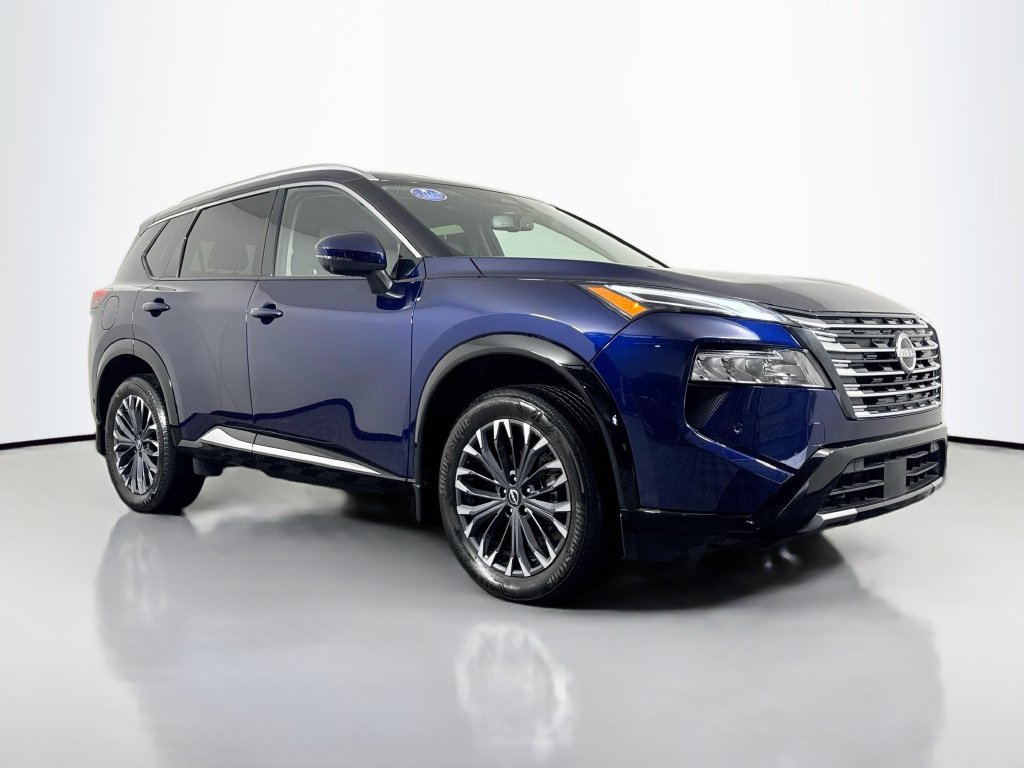 Used 2024 Nissan Rogue Platinum FWD image 3