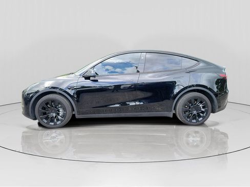 Used 2023 Tesla Model Y Long Range AWD/4WD image 4