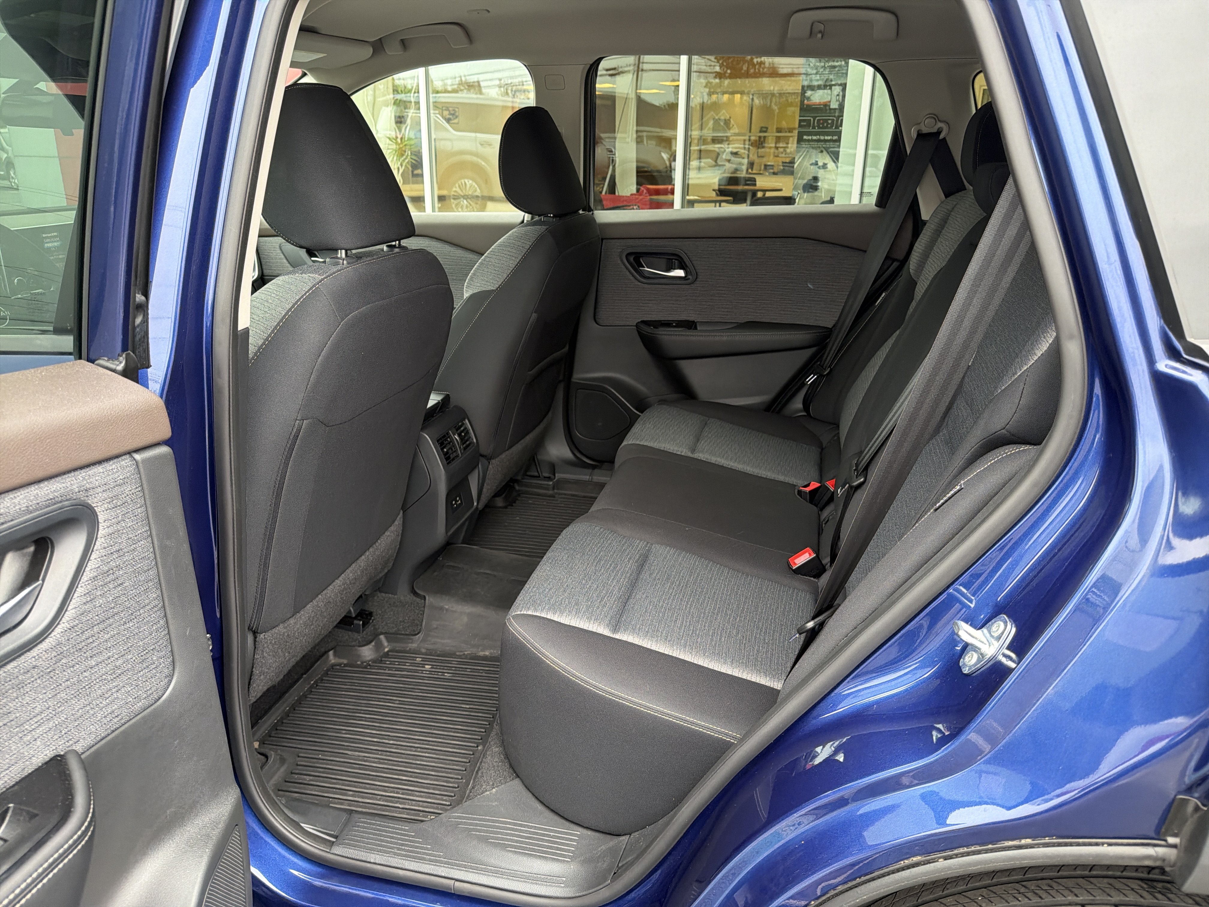 Certified 2023 Nissan Rogue SV AWD/4WD image 5