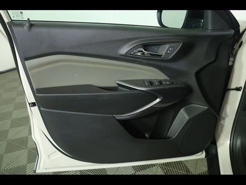 New 2026 Chevrolet Trax ACTIV w/ Driver Confidence Package FWD image 19