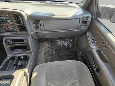 Used 2005 Chevrolet Silverado 2500 LS image 4