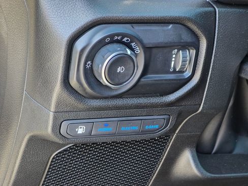 Used 2025 Jeep Wrangler Unlimited Sport S 4xe AWD/4WD image 35