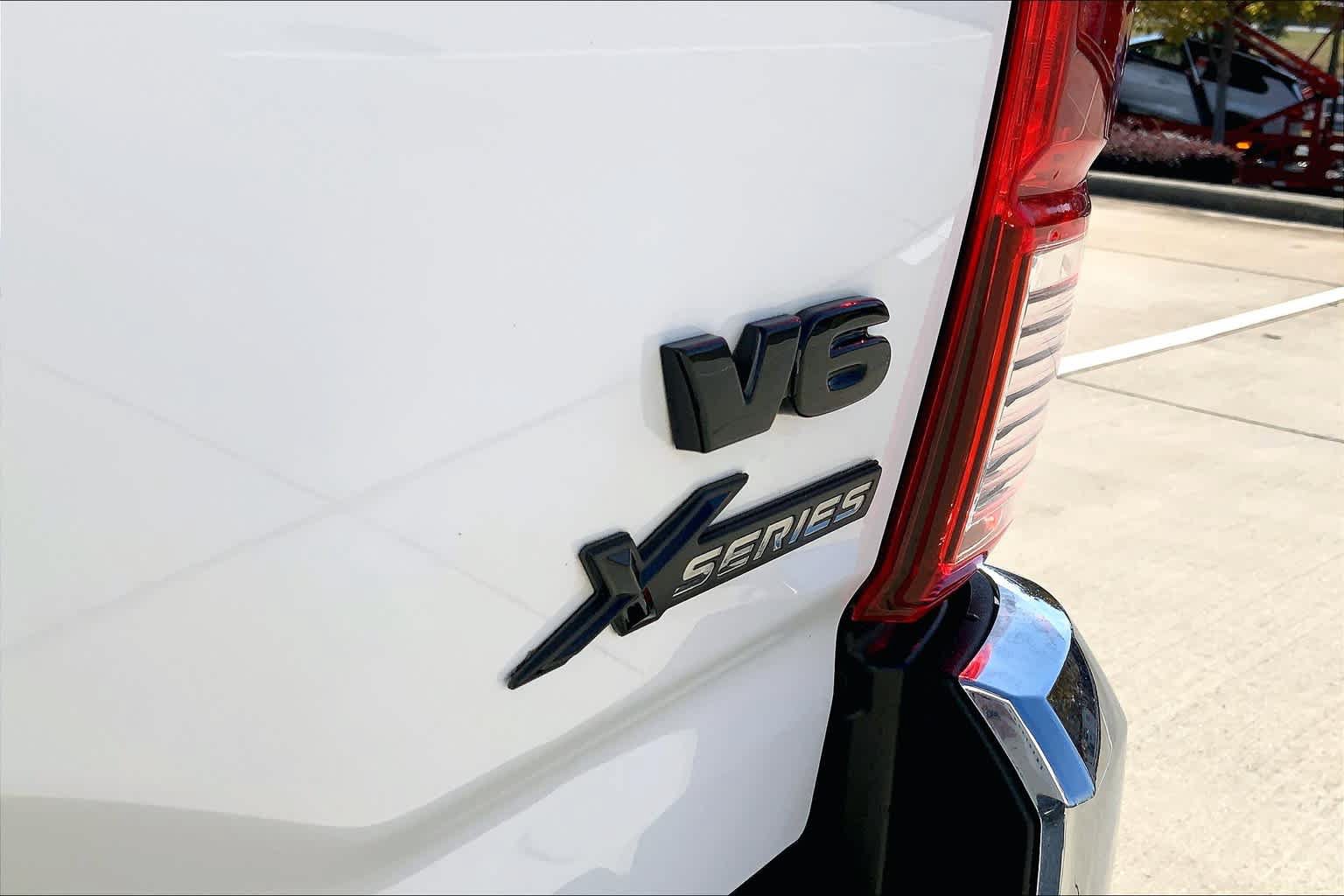 Used 2020 Toyota Tacoma SR5 AWD/4WD image 8