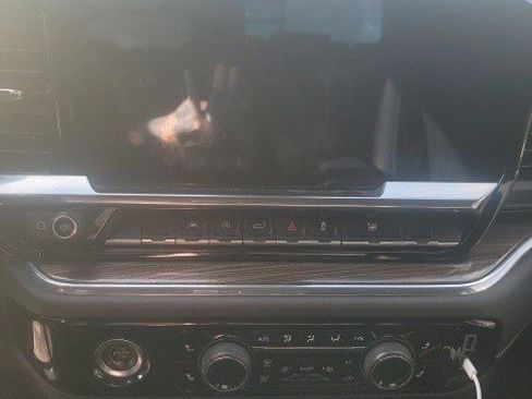 Used 2024 Chevrolet Silverado 1500 LT image 20