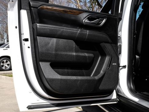 Used 2023 Chevrolet Suburban Premier image 49