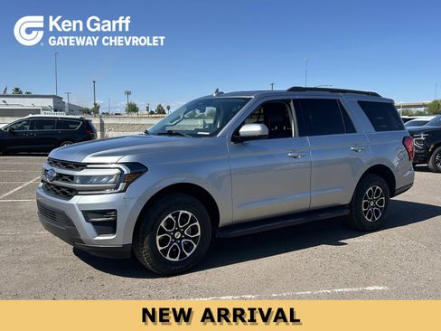 Used 2024 Ford Expedition XLT image 1