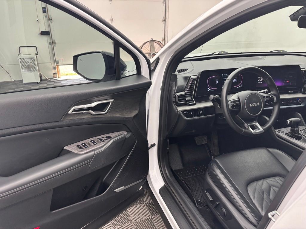 Used 2023 Kia Sportage X-Line AWD/4WD image 16