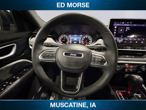 Used 2024 Jeep Compass Latitude AWD/4WD image 12