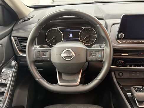 Used 2025 Nissan Rogue SV FWD image 24