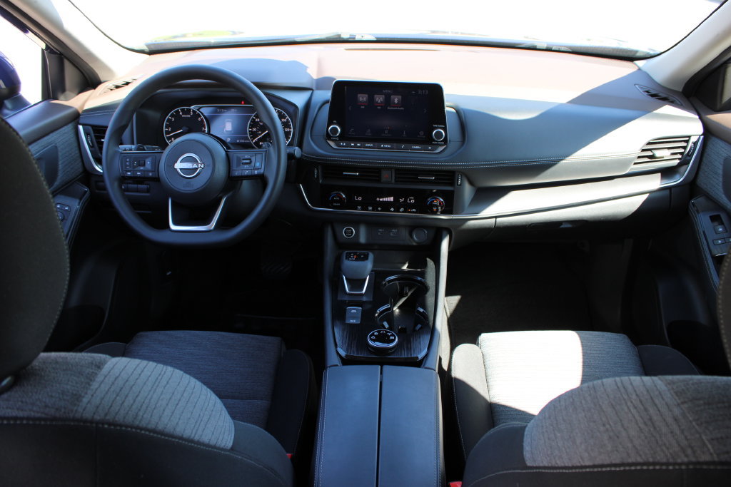 Used 2023 Nissan Rogue SV AWD/4WD image 32