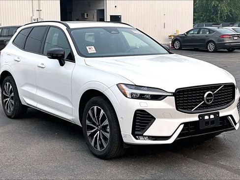 Used 2025 Volvo XC60 B5 Plus AWD/4WD image 1