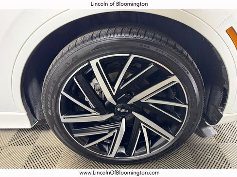 Used 2023 Lincoln Aviator Black Label image 13