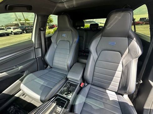 Certified 2025 Volkswagen Golf R Black Edition AWD/4WD image 30