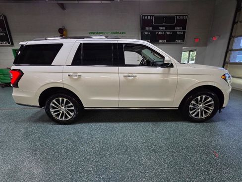 Used 2018 Ford Expedition Limited w/ Equipment Group 301A AWD/4WD image 5