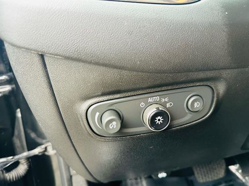Used 2020 Chevrolet Equinox Premier FWD image 11