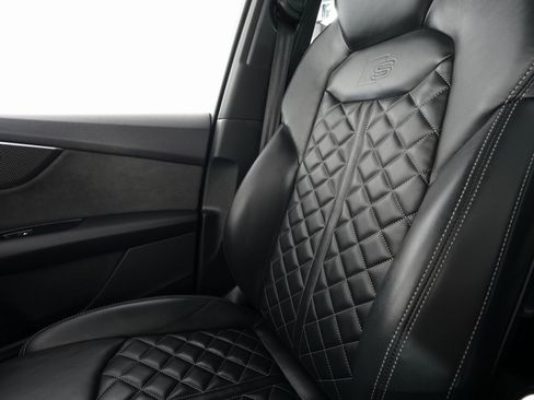 Used 2021 Audi SQ7 Premium Plus w/ Driver Assistance Package image 26