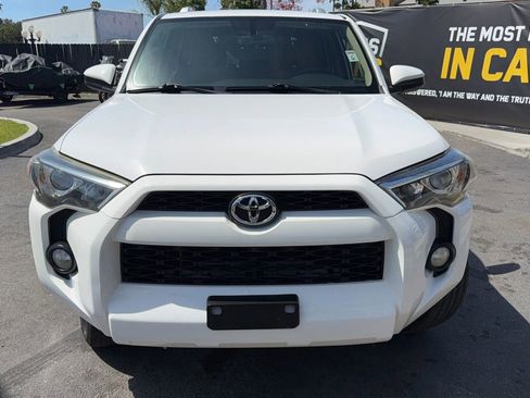 Used 2015 Toyota 4Runner SR5 image 3