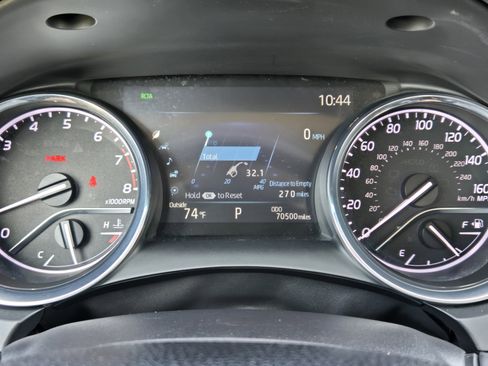 Used 2019 Toyota Camry XLE image 18