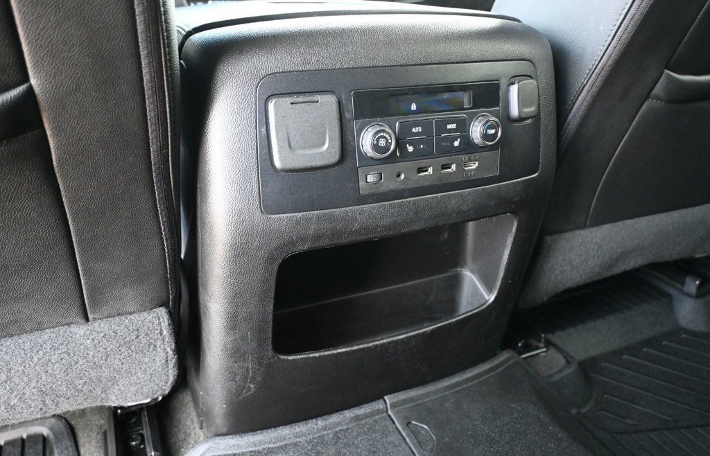 Used 2018 Chevrolet Suburban Premier AWD/4WD image 20