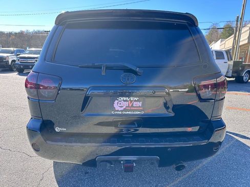 Used 2018 Toyota Sequoia Platinum image 8