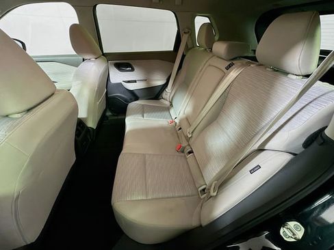 Used 2023 Nissan Rogue SV image 21