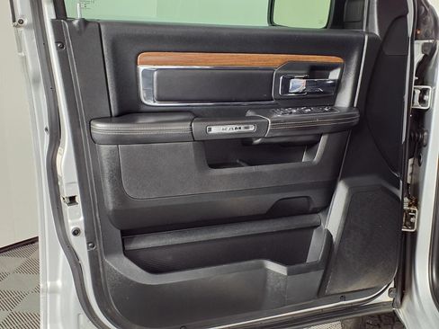 Used 2018 RAM 1500 Laramie RWD image 22