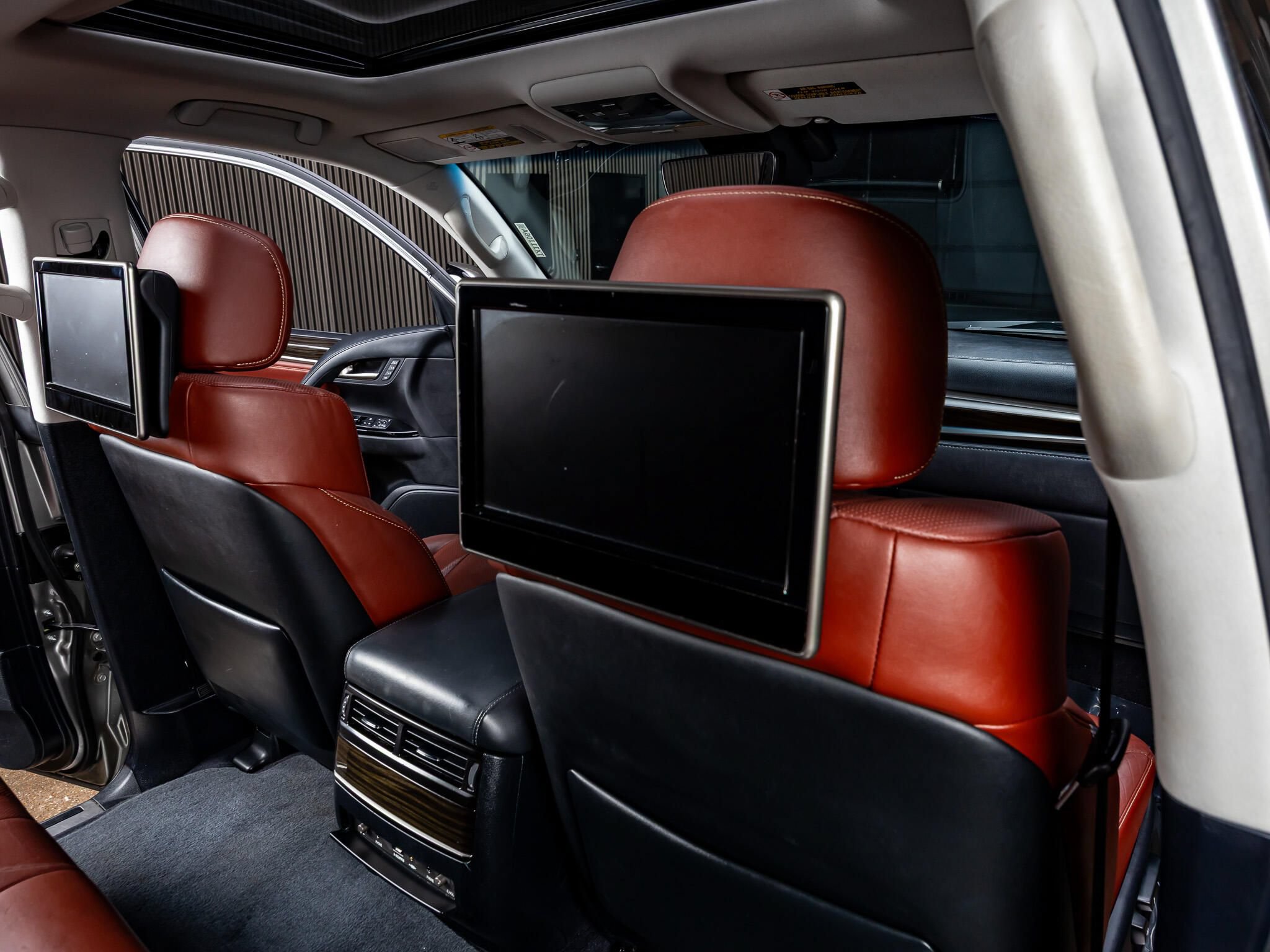 Used 2017 Lexus LX 570 4WD image 31