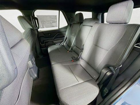 New 2026 Toyota 4Runner SR5 AWD/4WD image 17