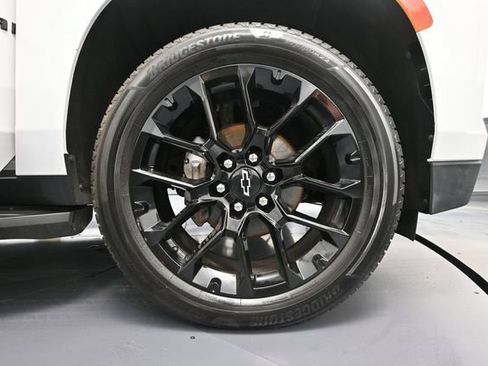 Used 2022 Chevrolet Suburban RST w/ Luxury Package AWD/4WD image 18
