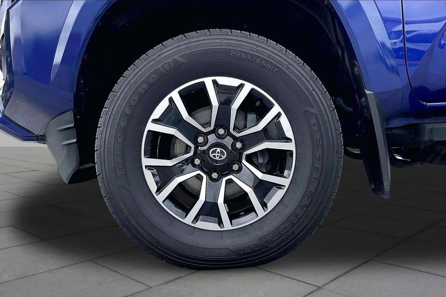 Used 2023 Toyota Tacoma TRD Sport w/ Technology Package AWD/4WD image 11