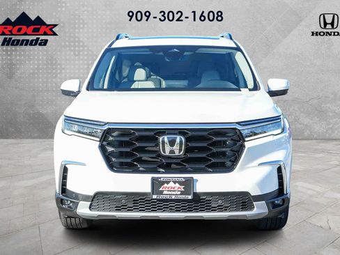 Certified 2025 Honda Pilot Touring image 2