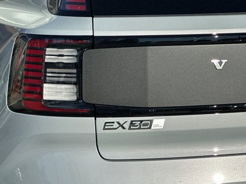 New 2026 Volvo EX30 Cross Country Ultra image 7