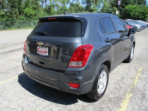 Used 2021 Chevrolet Trax LS FWD image 3