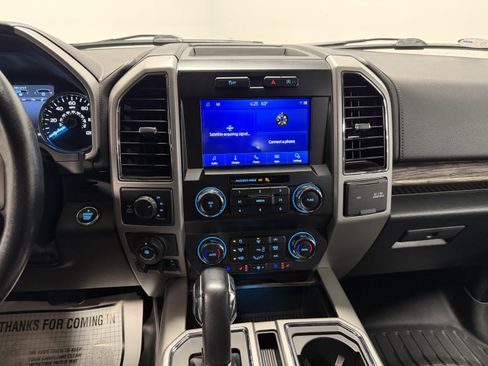 Used 2019 Ford F150 Lariat image 7