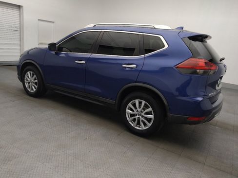 Used 2018 Nissan Rogue SV image 3