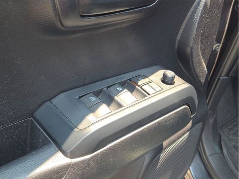 Used 2021 Toyota Tacoma SR AWD/4WD image 52