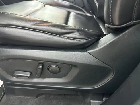 Used 2021 Ford Explorer XLT w/ Equipment Group 202A AWD/4WD image 38