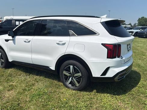 Used 2022 Kia Sorento S FWD image 12