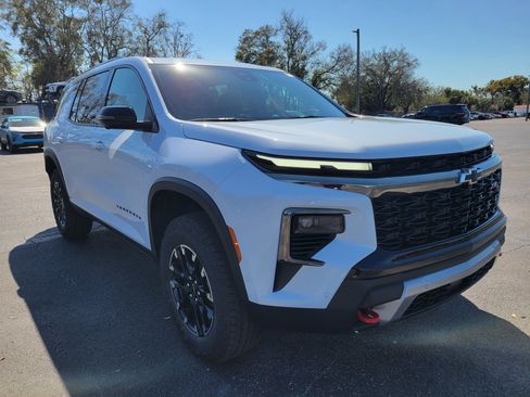 New 2026 Chevrolet Traverse Z71 w/ Enhanced Driving Package AWD/4WD image 3