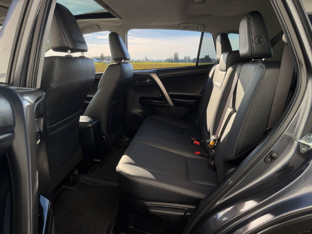 Certified 2018 Toyota RAV4 Limited w/ Advanced Technology Package AWD/4WD image 18