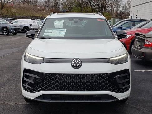 New 2026 Volkswagen Tiguan SE R-Line FWD image 5