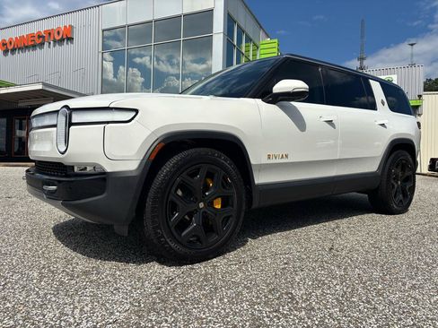 Used 2024 Rivian R1S Adventure AWD/4WD image 27