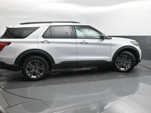 New 2026 Ford Explorer Active w/ Active Comfort Package AWD/4WD image 32
