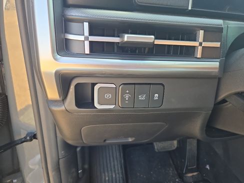 Used 2024 Hyundai Santa Fe SEL FWD image 25