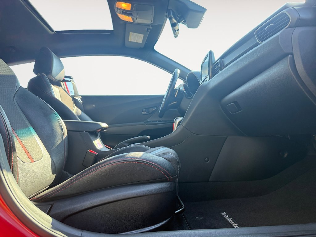 Used 2020 Hyundai Veloster Turbo FWD image 15