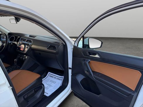 Used 2019 Volkswagen Tiguan SE w/ Panoramic Sunroof Package AWD/4WD image 19