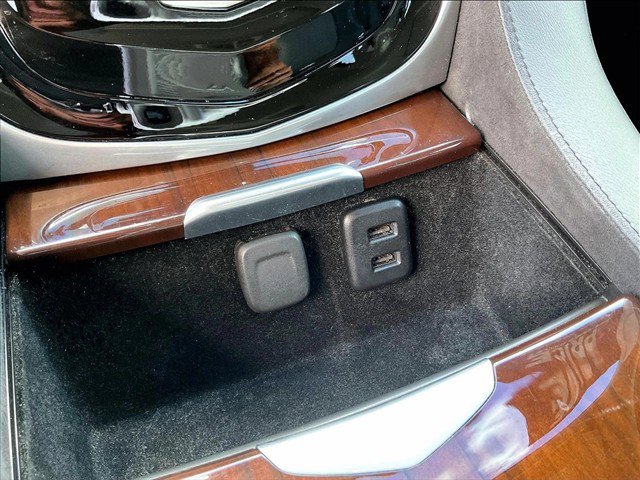Used 2020 Cadillac Escalade Premium Luxury RWD image 26